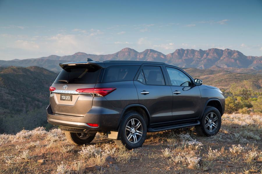  Toyota Fortuner GXL (AN160) 2015 года  (AU) (фото 2 из 14)
